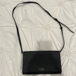 👜: Kate Spade bag